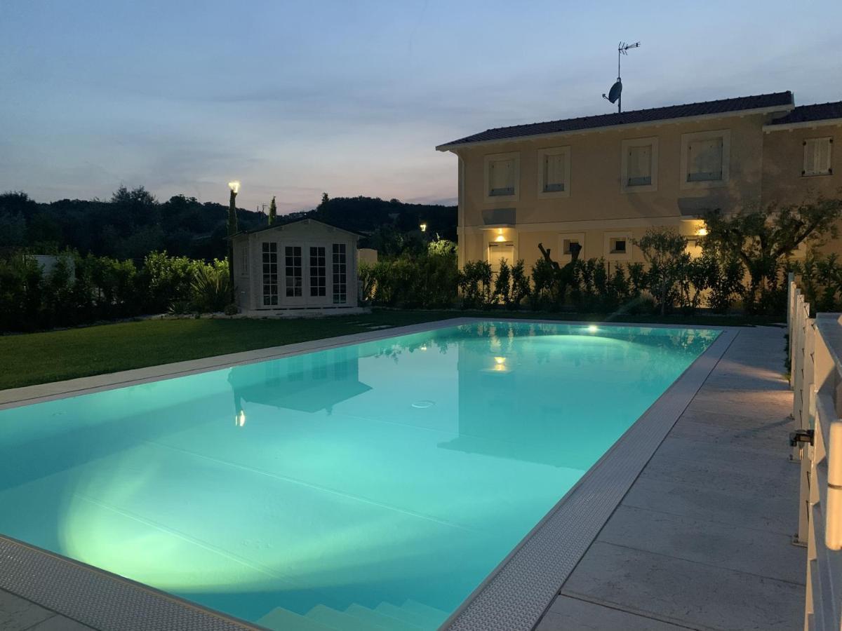 Villa Meri 马内尔巴 外观 照片